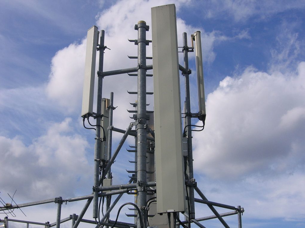 Wykrywacze podsłuchów wyłapują fale radiowe i GSM (fot. wikipedia)